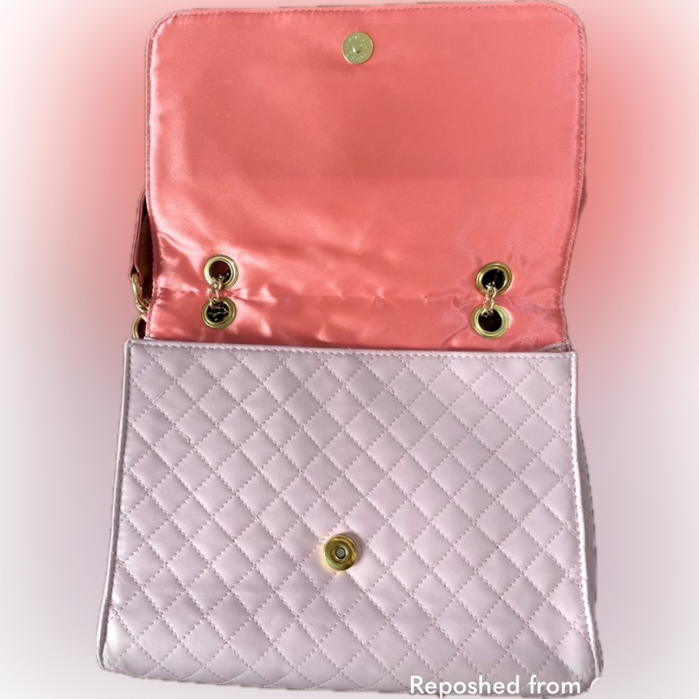 Signature Hello Kitty Pink Quilted Bag with Salmon Pink Bow and Shoulder Strap - Picture 5 of 10